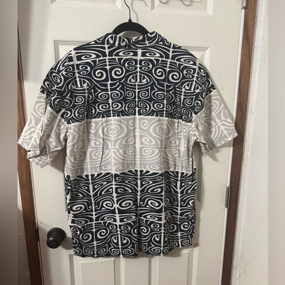 Quiksilver Black and White & Grey Aloha shirt button down XL - Picture 2 of 4